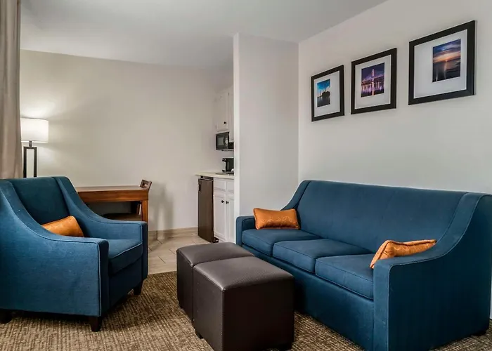 Comfort Inn East